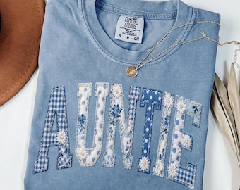 Auntie Shirt Faux Patchwork, Aesthetic Comfort Colors® Tee, New Aunt Gift from Niece, Pregnancy Announcement to Auntie, Retro Aunt Era Top