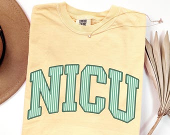 T-Shirt für Intensivpflegekräfte der Neonatologie – Trendiges Streifen-Shirt, süßes T-Shirt für Intensivpflegekräfte der Neonatologie, Comfort Colors® T-Shirt für Intensivpflegekräfte der Neonatologie, Geschenkidee für Pflegekräfte
