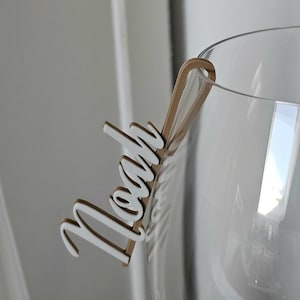 Namensschild für Gläser – Zweifarbig – Name & Farben personalisierbar – Platzkarte für Geburstag, Hochzeit, Partys – 3D-gedruckt aus PLA