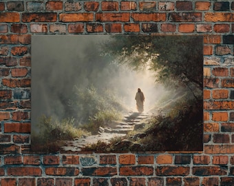 Può includere: Stampa su tela raffigurante una figura in una veste che sale gradini di pietra verso una luce brillante. La scena è ambientata in un'area boscosa e nebbiosa con una vegetazione lussureggiante e un grande albero sopra. L'opera è montata su un muro di mattoni.