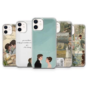 Puede incluir: Una colección de fundas para iPhone con diseños inspirados en las novelas de Jane Austen. Las fundas muestran ilustraciones y citas de "Orgullo y Prejuicio" y otros temas literarios, en varios colores y estilos.