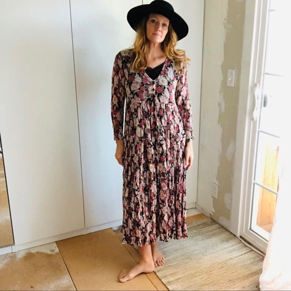 Vintage 90s Nostalgia Rayon Floral Print Midi Dres
