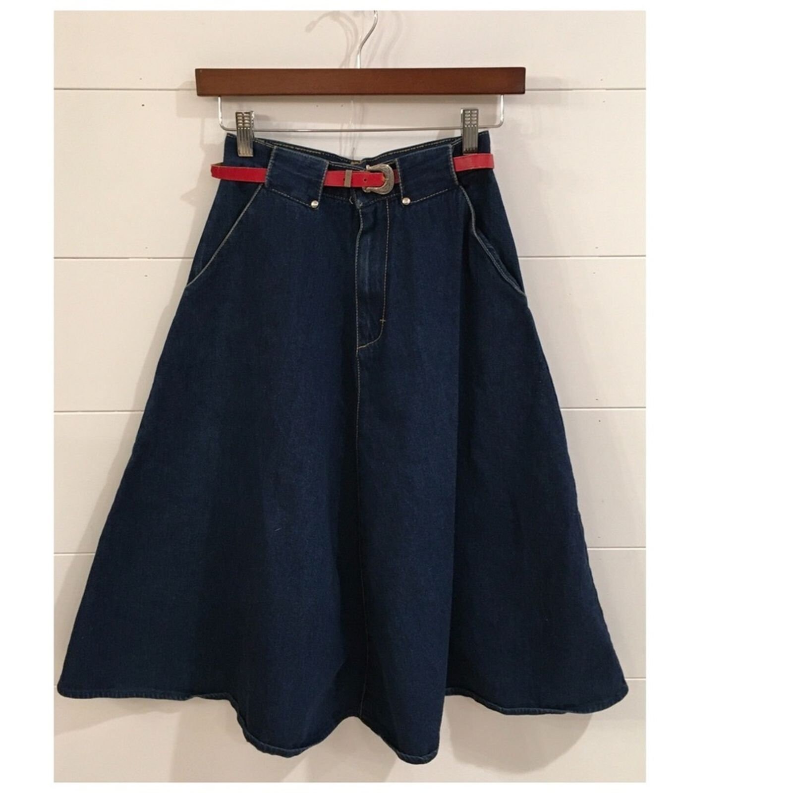 denim skirt pockets
