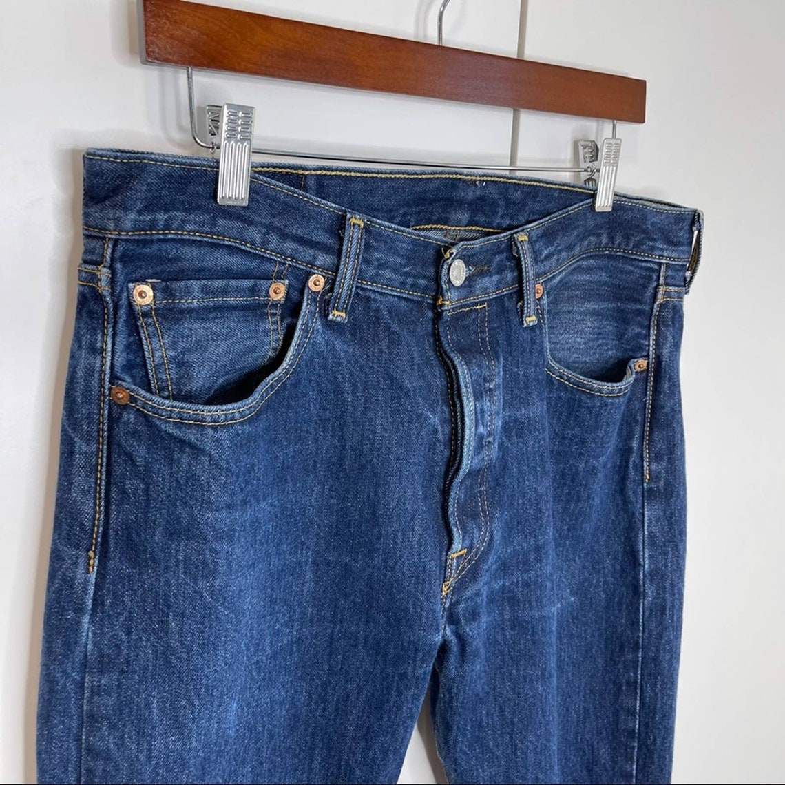 dark wash levi's 501