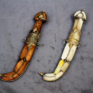 Vintage Handmade Moroccan Khanjar Berber Dagger: Engraved Bronze, Bone & Brass Jambiya
