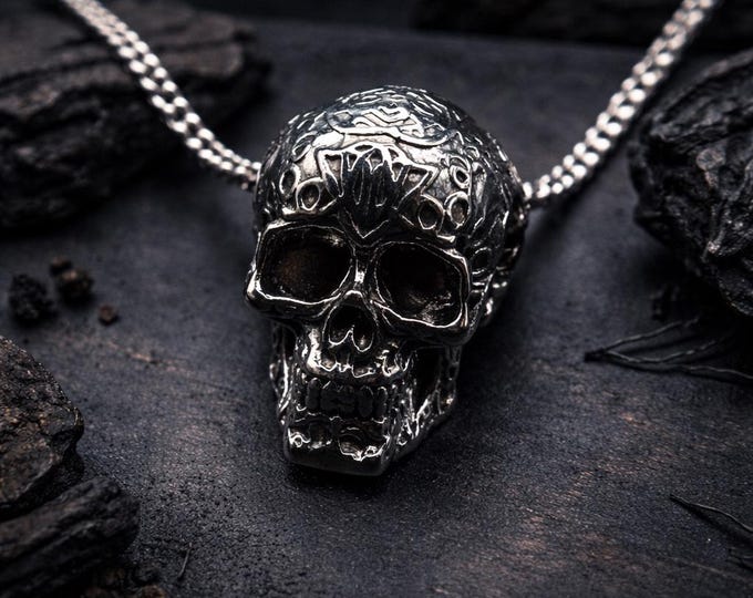 Featured listing image: Gothic Skull Necklace
