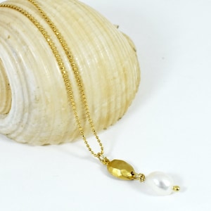 Short Pearl Necklace, Beaded Gold Chain, Gold-plated Silver Pebble Charm, Handmade, Women, Jewellery Large Pearl