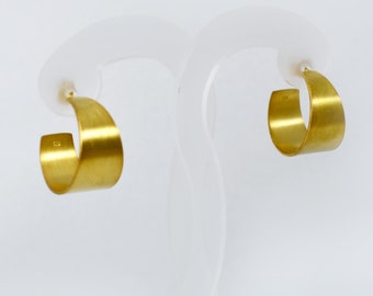 Masywne srebrne kolczyki koła: pozłacana, ręcznie robiona biżuteria, nowoczesny styl