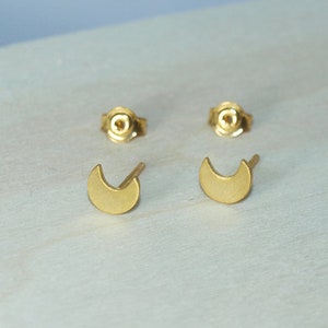 Halbmond Mondsichel Ohrstecker kleine Halbmond Ohrringe Himmlische Goldschmuck