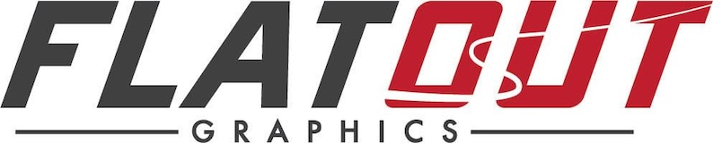 K&ouml;nnte beinhalten: Ein Logo mit dem Wort FLAT in dunkelgrauen Gro&szlig;buchstaben, gefolgt von dem Wort OUT in fetten roten Gro&szlig;buchstaben mit einem wei&szlig;en Schwungdesign durch das O. Unter diesem Text steht das Wort GRAPHICS in kleineren dunkelgrauen Gro&szlig;buchstaben.