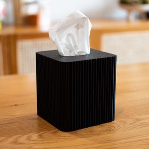 Modern Ribbed Tissue Box Cover – Minimalist 3D Printed Square Tissue Holder for Bathroom, Bedroom & Office Charcoal Black