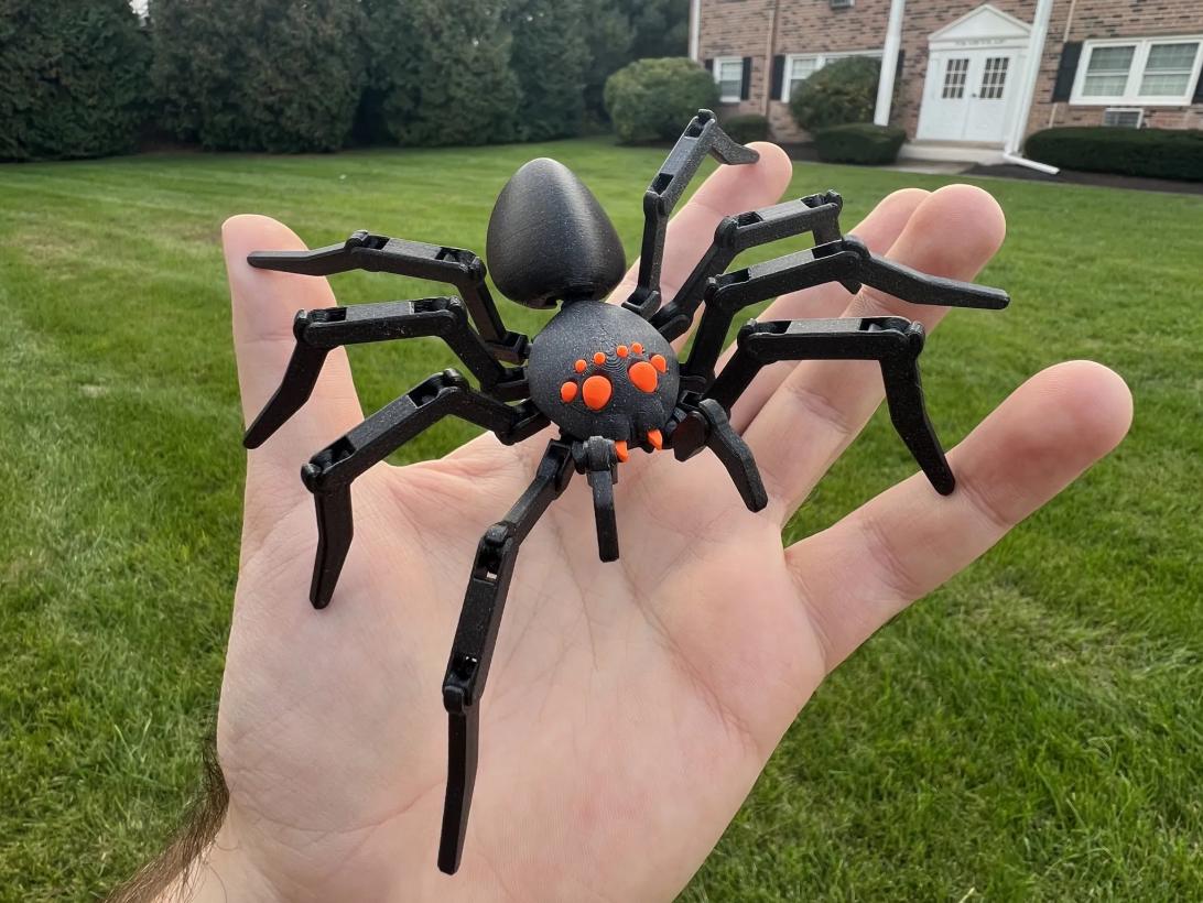 Giant Articulated Spider | 3D Printed Halloween Decoration Toy - Picture 8 of 8