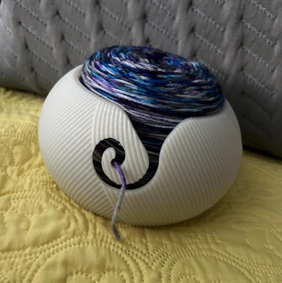 Ball-Shaped Yarn Bowl | 3D Printed Knitting Crochet Organizer | Crafting Tool - Picture 10 of 10