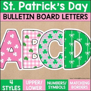 Puede incluir: Letras de tablón de anuncios del Día de San Patricio A, B, C y D. Las letras están decoradas con tréboles y lazos en rosa y verde. La imagen también incluye las palabras "4 Styles", "Upper/Lower", "Numbers/Symbols" y "Matching Borders".