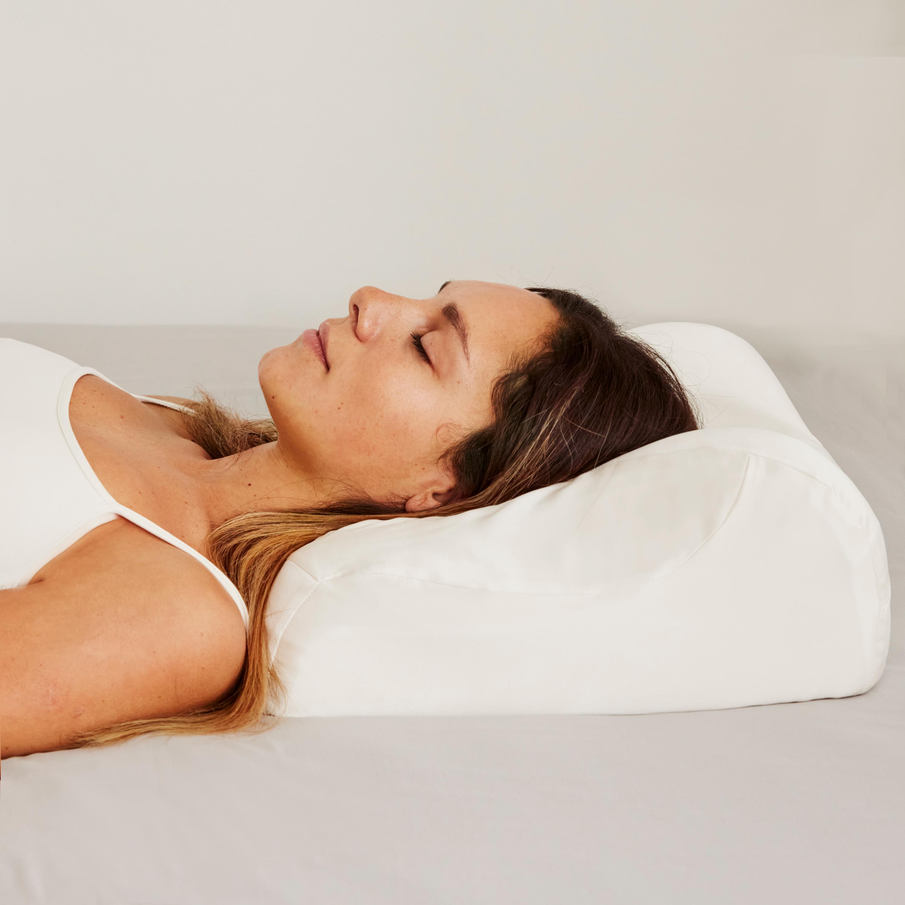 Anti wrinkle/ anti aging beauty pillow, for preventing sleep wrinkles, comes with bamboo silk pillow case and dust/travel bag