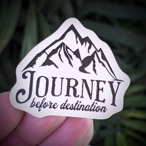 TVÅ 5 cm vinylklistermärken med texten "Journey Before Destination", vattentäta, bilrutor, Stormlight Archive-dekaler, laptopdekal, vattenflaskklistermärke