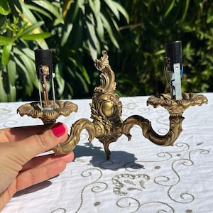 Vintage Brass Wall Lamp Sconces - Electric Wall Sconces - Baroco Style - Scrollwork Leaves Medallion Pattern - Home Decor