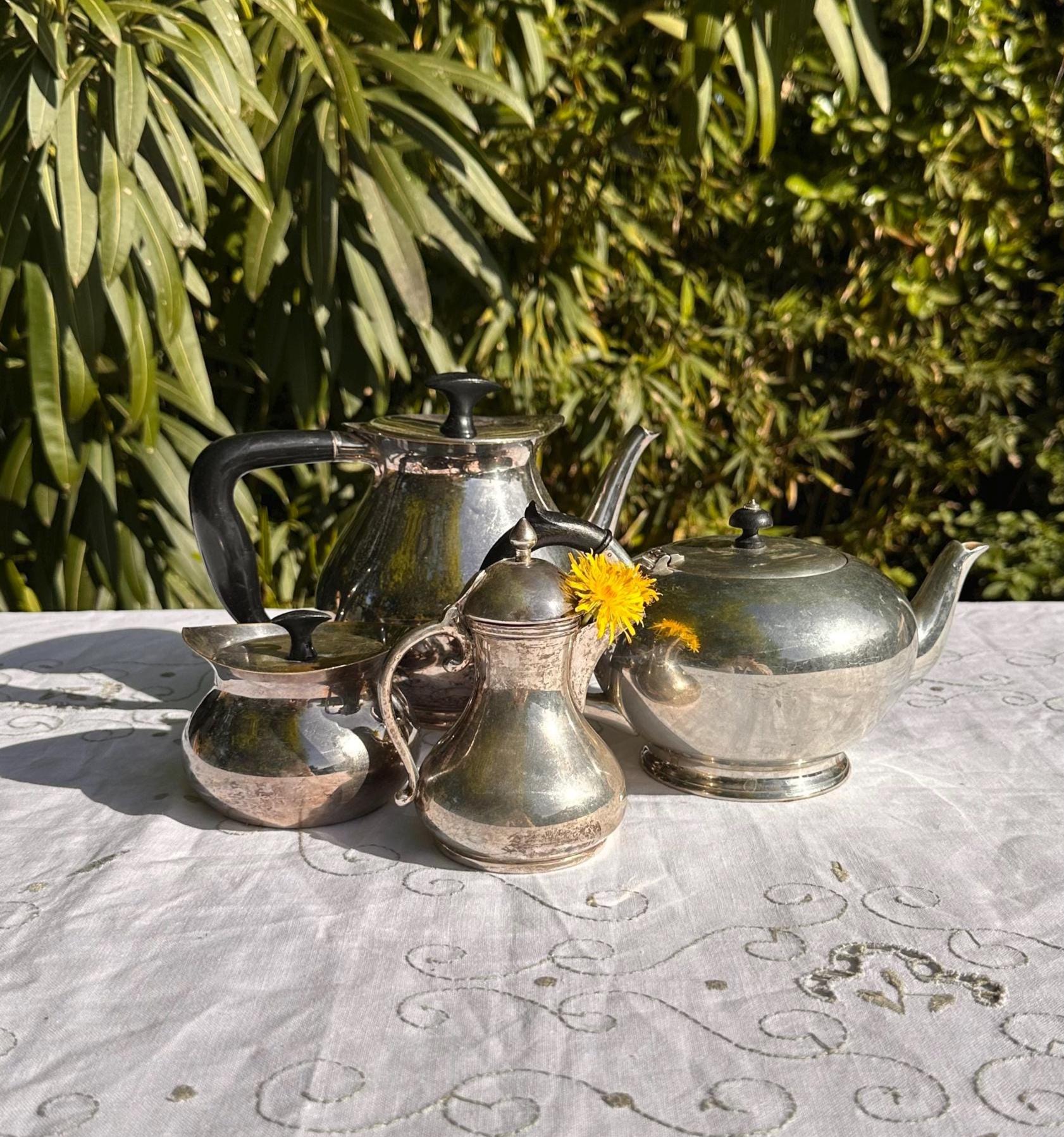 Dinette ancienne , service à café , années 1920 , décor de fleurs