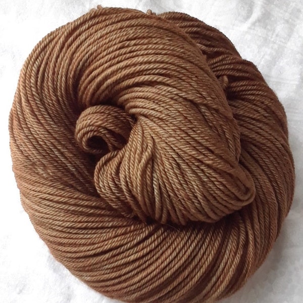 Warm Brown (PRE-ORDER), brown tonal hand-dyed superwash merino worsted yarn.
