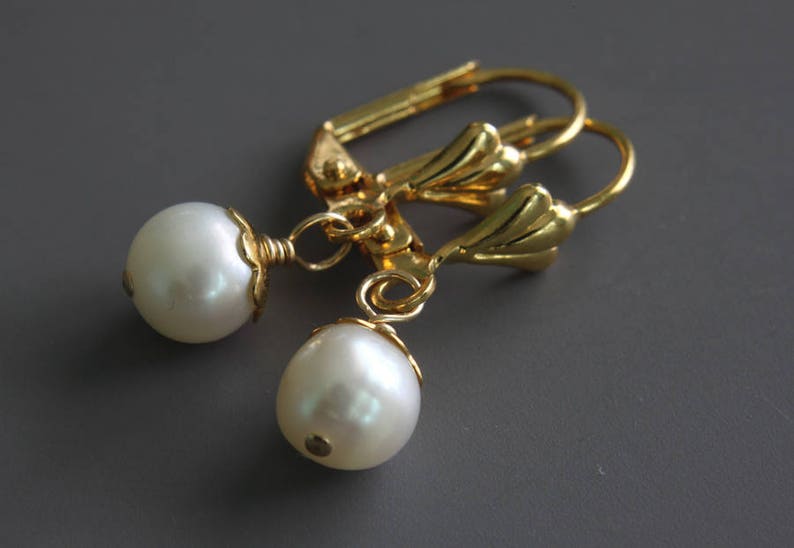 small pearl earrings real