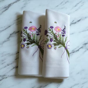 Linen Napkins-Embroidered Napkin- Embroidered Flower Linen Napkins – Cottagecore Table Linens with Bees & Blooms