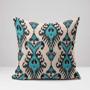 Elegantes fundas de almohada de lino Ikat con patrón ornamental en verde azulado y negro: cojín decorativo para sofá, cama, sala de estar u oficina