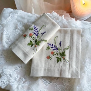 Linen Napkins-Embroidered Napkin Embroidered Linen Napkins – Floral Linen Set with Bees for Garden Parties or Spring Decor-Gift