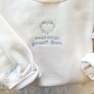 カルカッタのマザーテレサの刺繍入りスウェットシャツ、聖テレサのスウェットシャツ、小さなことに大きな愛を込めたもの、カトリックのギフト、クリスチャンアパレル