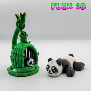 Peut inclure: Figurine de panda imprimée en 3D, noire et blanche, à côté d'une cage en bambou verte avec un panda à l'intérieur. Le texte "FLEX 3D" est affiché dans le coin supérieur droit.
