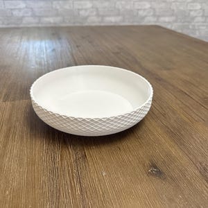 3D Printed Catch-All Bowl – Minimalist Desk Organizer, Entryway Key Tray, Eco-Friendly Storage Dish, Modern and Functional
