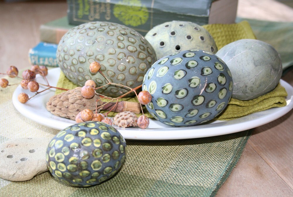 20 Grupo de cinco esferas cerámicas decorativas huevos en | Etsy