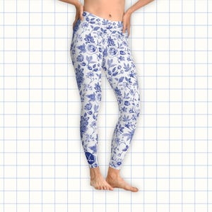 Hockey Mom Leggings – Blue Chinoiserie Yoga Pants, Cute Gift for Hockey Moms, Women’s Workout Leggings, Ice Hockey Fan Apparel