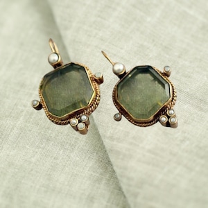 Vintage Square Green Pearl Earrings - Elegant Handmade Jewelry - Timeless Retro Style - Refined Gift for Women