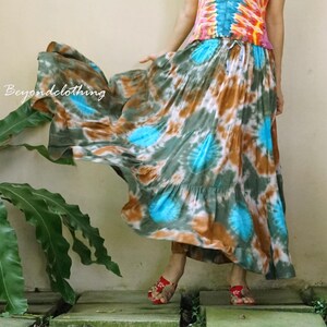 green emerald velvet dress Erina Dress by Mikah: Emerald Green/Gold – The Mimi Boutique main image 0