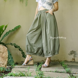 Boho Pleated Waist Gathered Balloon Hem Dusty Olive Green Pants, Billowy Wide Leg Dusty Olive Green Cotton Mix Polyester Cropped Pants CP1C