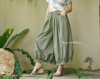 Pantalon boho vert olive cendré à taille plissée et ourlet ballon, Pantalon court en polyester mélangé de coton vert olive cendré jambe large CP1C