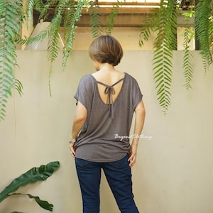 Women Dark Brown Cotton Blend V Neck Tee With Deep V Tie Back, Casual Short Dolman Sleeve Cotton Blend Top Tee, Chic Summer Tee Top - LT06C