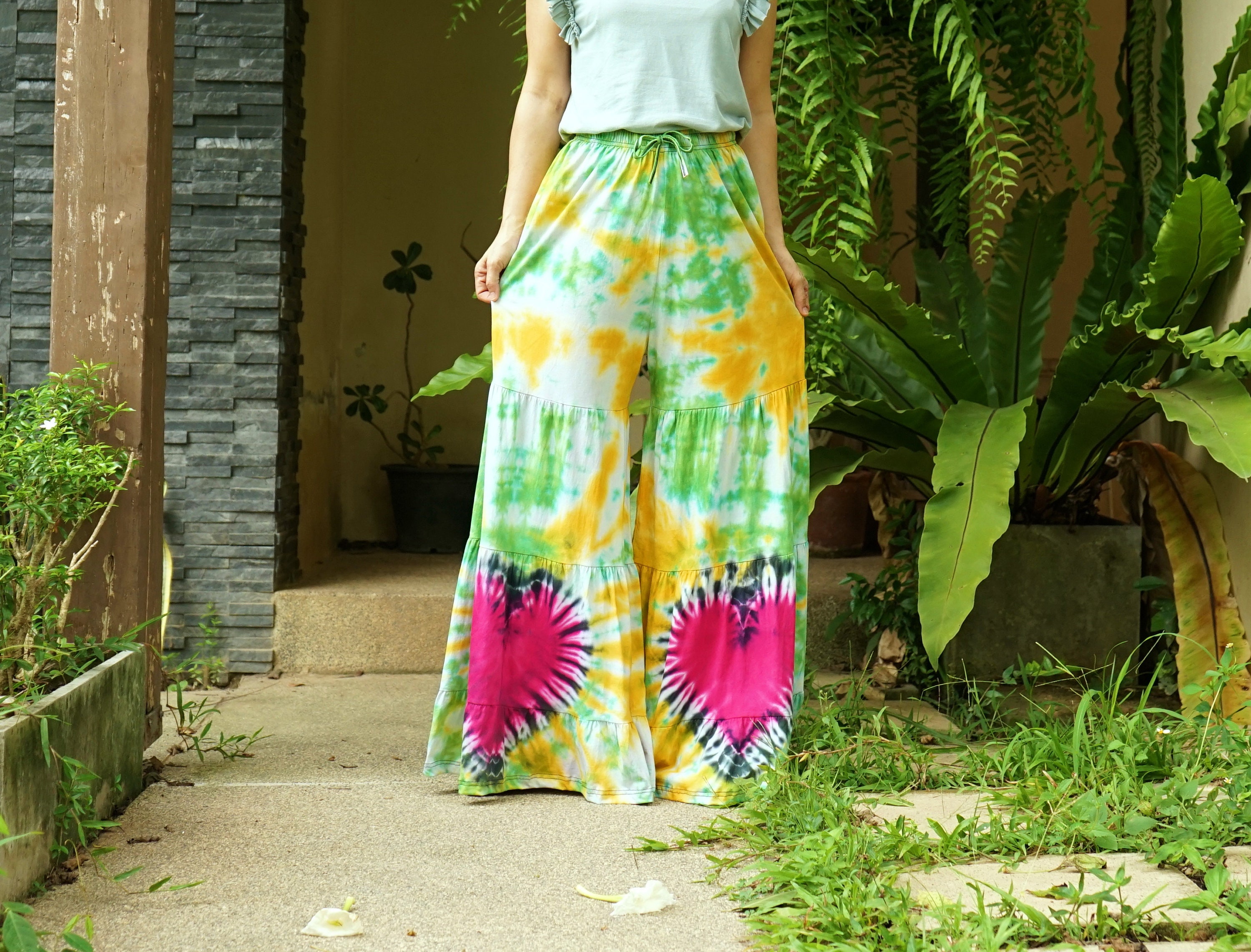 FUMIKAUCHIDA TIE-DYE CROPPED FLARE PANTS