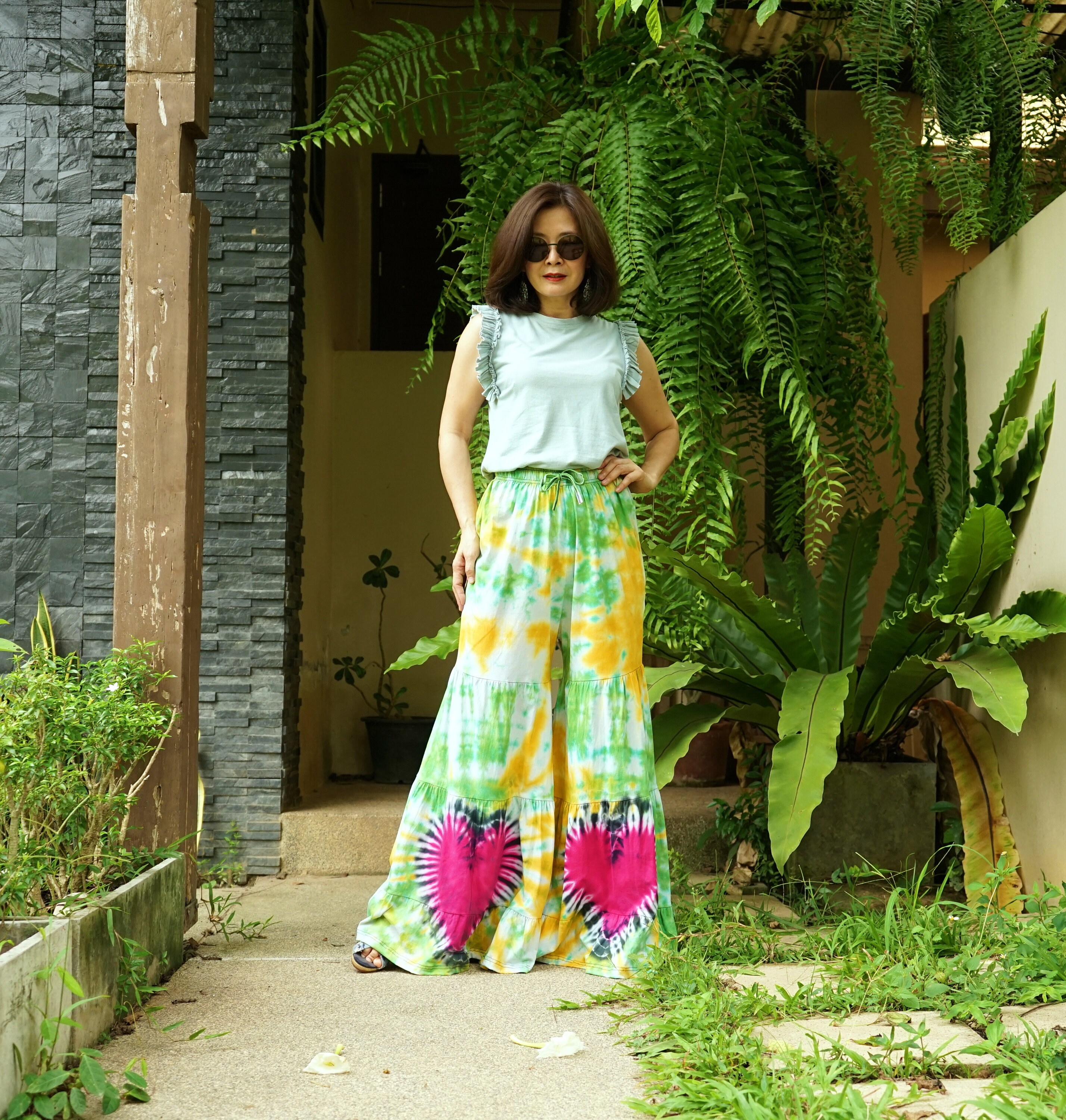 パンツ Ozz On flare tie dye design pants Boho Tie Dye Flare Pants: Ruffle Tiered Wide Leg Cotton Festival