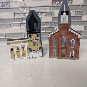 1996 The Cat&#39;s Meow Mother&#39;s Day Church and 1990 The Cat&#39;s Meow Lighthouse Series Split Rock Lighthouse
