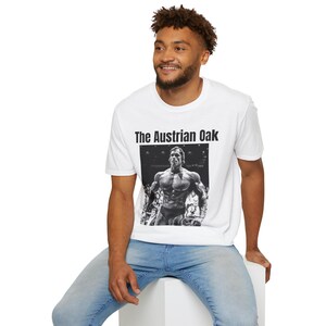 Camiseta com estampa do Arnold imagem 2