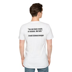 Camiseta com estampa do Arnold imagem 3