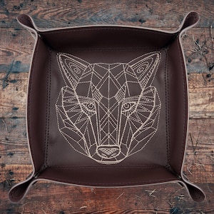 Wolf dice tray, game accessory, tabletop gaming, role playing.
