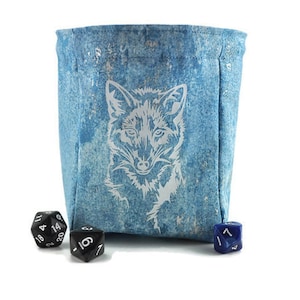 Dice bag with delicate snow fox