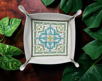 Dice tray in Bohemian style, TTRPG