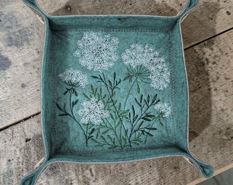 Embroidered Queen Annes Lace Dice Tray, Collapsible Board Game Accessory