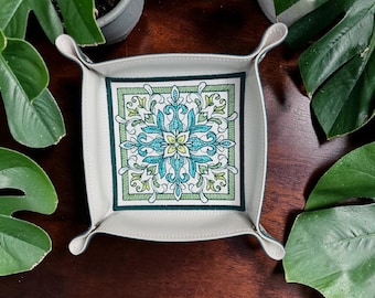 Dice tray in Bohemian style, TTRPG