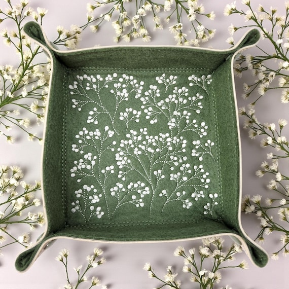 Baby's Breath dice tray, dice rolling tray, tabletop gaming, board game accessory.