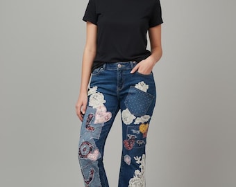 Patchwork Levi's 550 Jeans: Floral Heart Theme, Upcycled Denim  size 31x31
