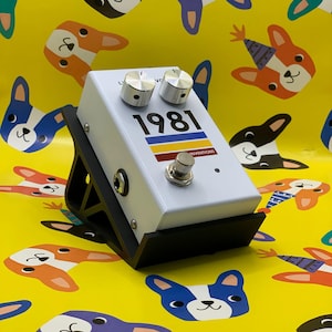 Guitar Desktop Pedal Stand 30Degree 3&quot; to 7&quot;